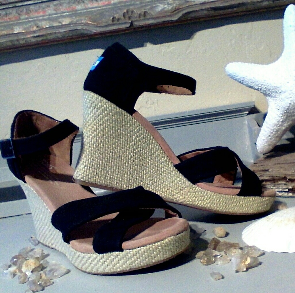 Tom's Black Canvas Wedge Sandal size 8.5